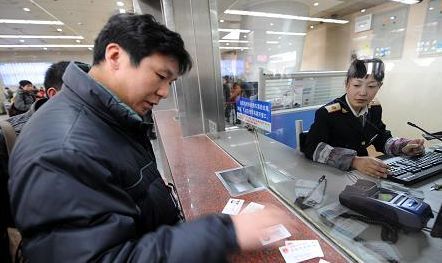 #央视一套#手机放外套兜容易被偷！春运期间，这几个“失物高发地”您得记牢→