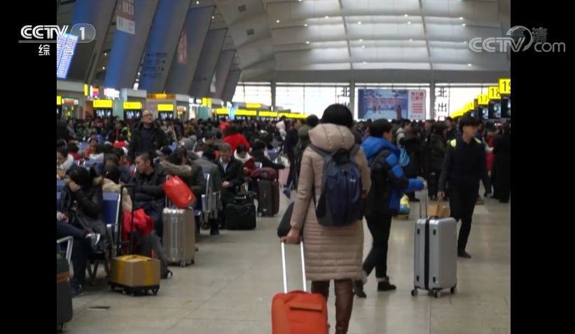 #央视一套#手机放外套兜容易被偷！春运期间，这几个“失物高发地”您得记牢→