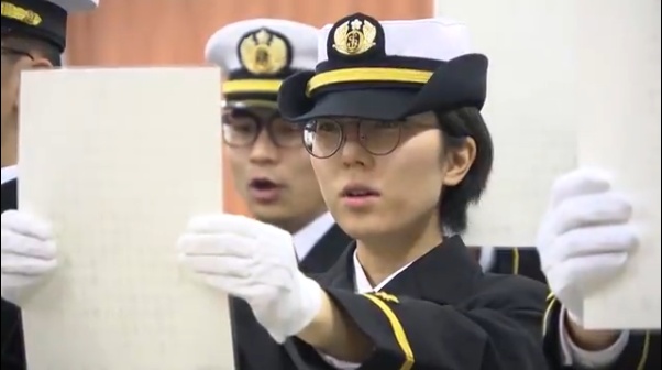 【海外网】日本将迎来首位女潜艇员！26岁女自卫官入校宣誓