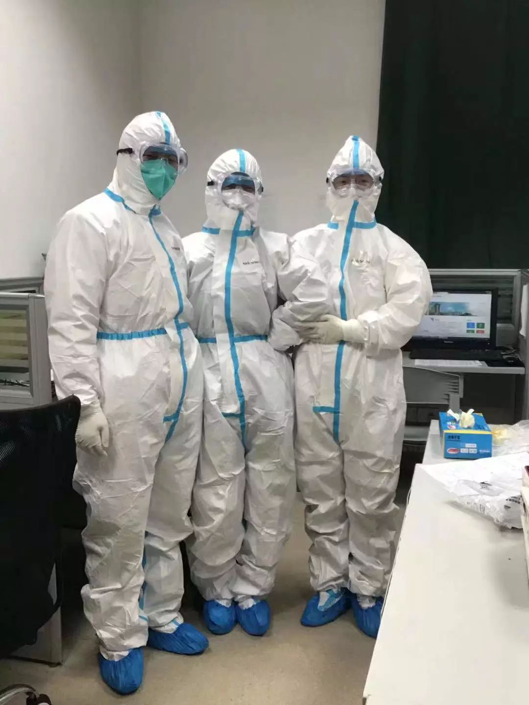 「中国青年报」武汉女医生写下“请战书”！未告知丈夫…