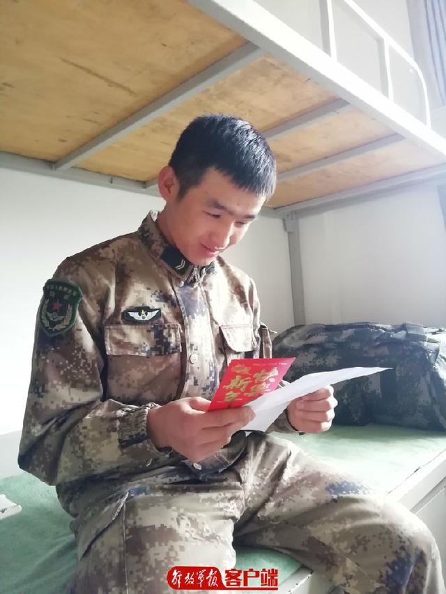 中国军网■指导员发的红包里没钱，为啥收到的官兵却喜笑颜开？