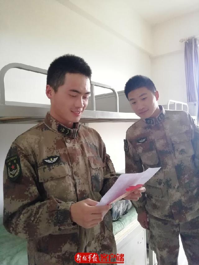 中国军网■指导员发的红包里没钱，为啥收到的官兵却喜笑颜开？