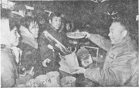 「北京日报客户端」每逢佳节倍辛勤，别忘了咱老百姓的“春节守岁人”
