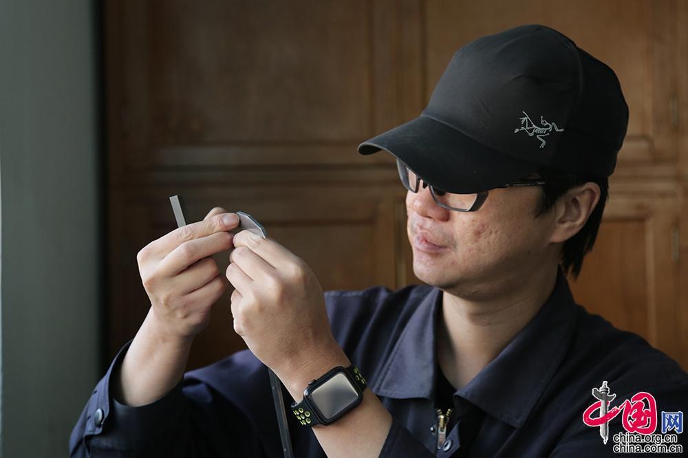 中国网@【新春走基层】叶辉——比精密机器精准十倍的航天研磨师