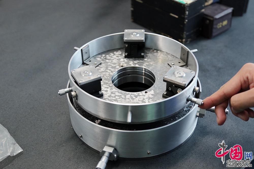 中国网@【新春走基层】叶辉——比精密机器精准十倍的航天研磨师