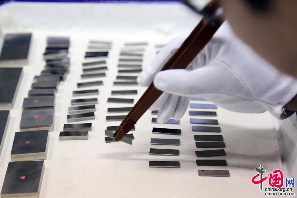 中国网@【新春走基层】叶辉——比精密机器精准十倍的航天研磨师