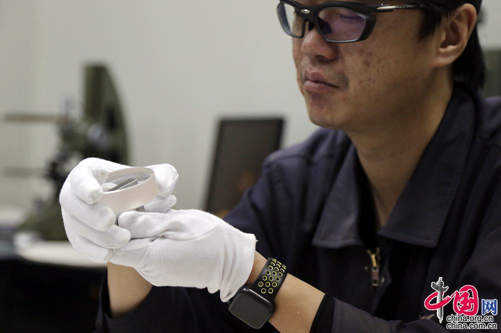 中国网@【新春走基层】叶辉——比精密机器精准十倍的航天研磨师