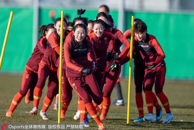 【澎湃新闻】奥运军团巡礼｜中国女足：褪去强队身份，我们的胜利全靠拼