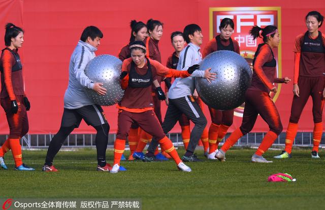 【澎湃新闻】奥运军团巡礼｜中国女足：褪去强队身份，我们的胜利全靠拼