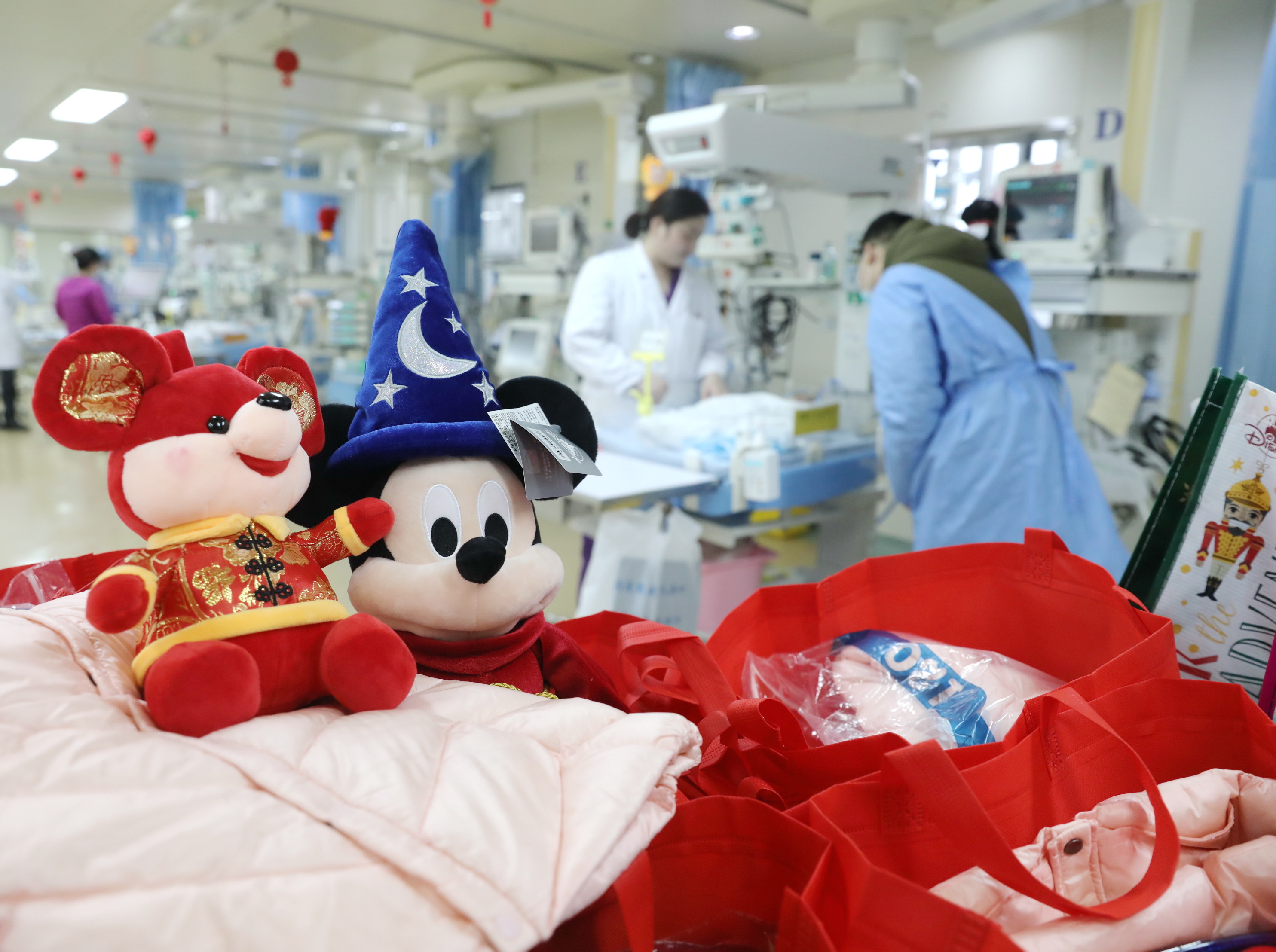 大年初一,儿科医院住院患儿收到一份特别的新年礼物!