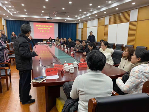 文汇报@你连夜去驰援武汉疫区！我在，保卫平安……