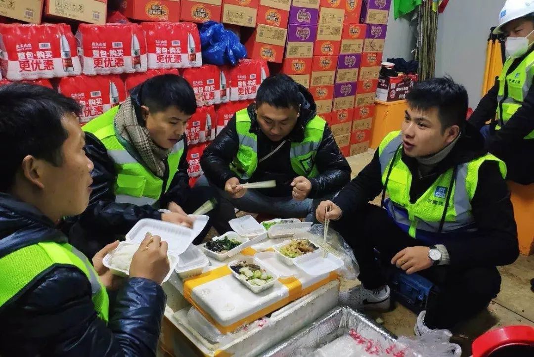 武汉发布：官宣！700至1000个病床，不毗邻水源地：火神山医院将于2月1日建成