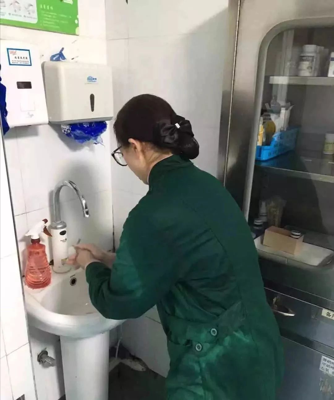 [健康中国]【你有多美】一首歌曲，献给全力防控疫情的白衣勇士们