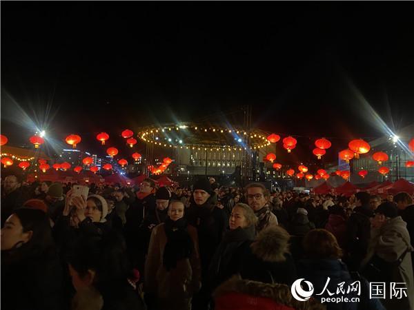 「人民网」芬兰举办第十四届“欢乐春节—赫尔辛基中国庙会”活动