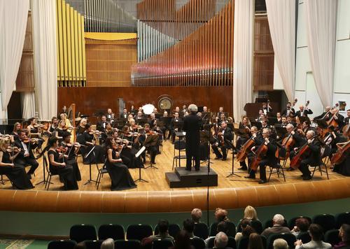 【文汇报】中国的春节 世界各地欢乐共欢享