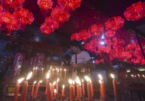 【文汇报】中国的春节 世界各地欢乐共欢享