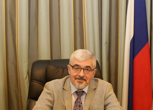 「环球网」俄驻上海总领事提醒俄公民：疫情期间别慌，也别散布谣言吓唬其他人