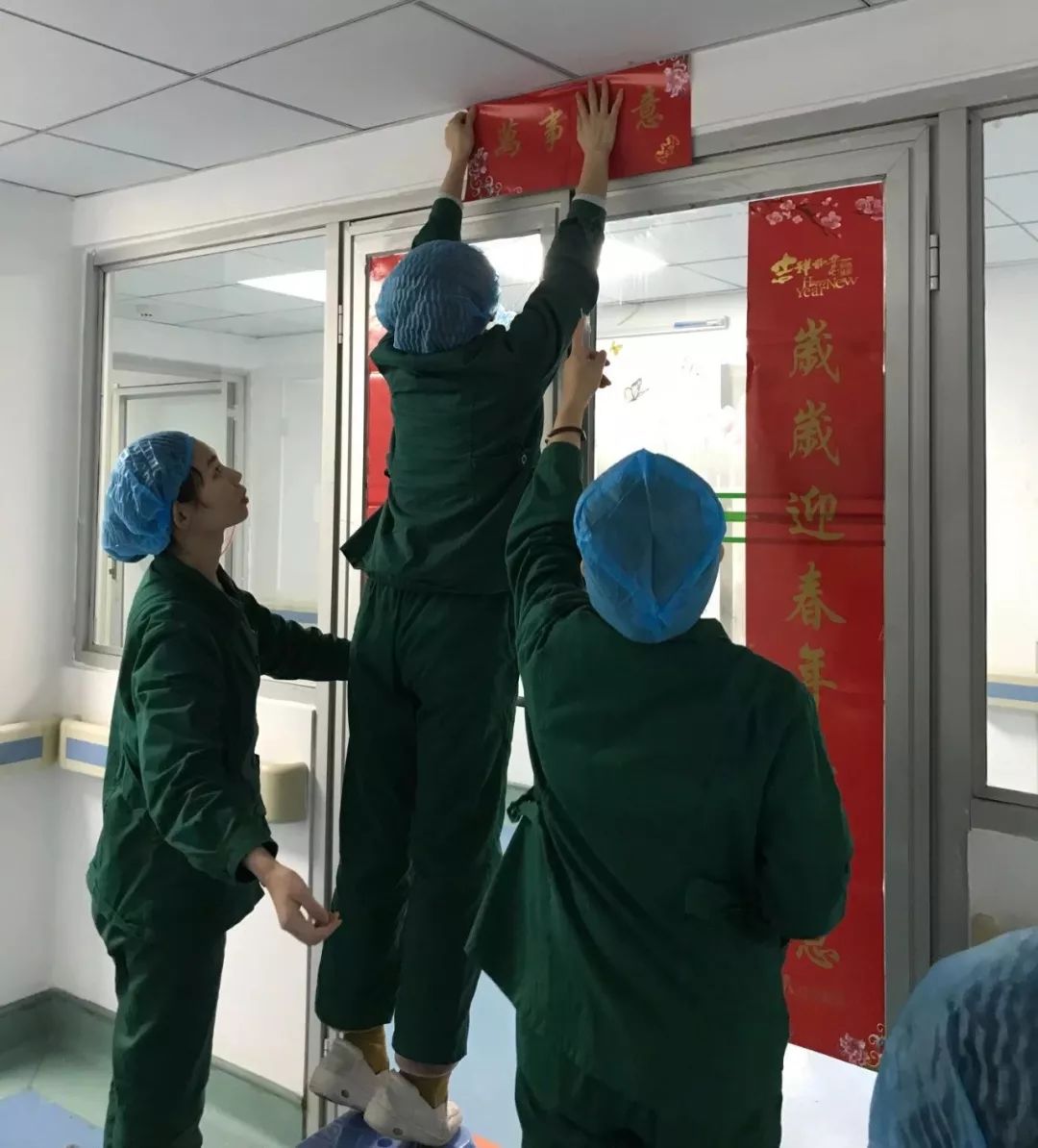 [文汇报]多图丨勇守金银潭——来自隔离病房一线的非正式日记