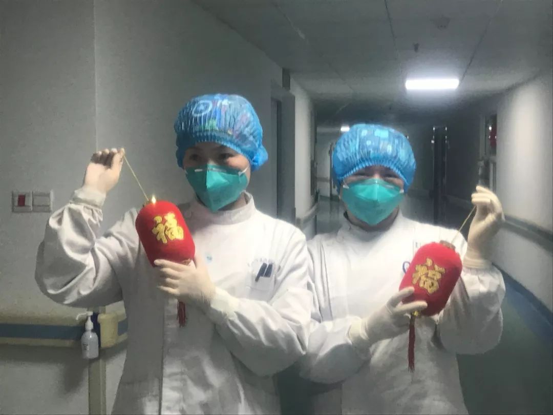 [文汇报]多图丨勇守金银潭——来自隔离病房一线的非正式日记