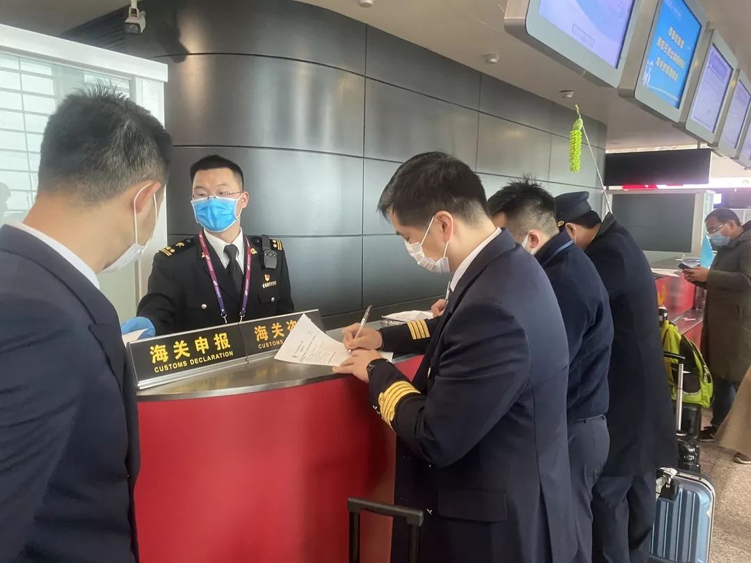 文汇报：出入境健康申报重启！该如何正确填写都在这里了