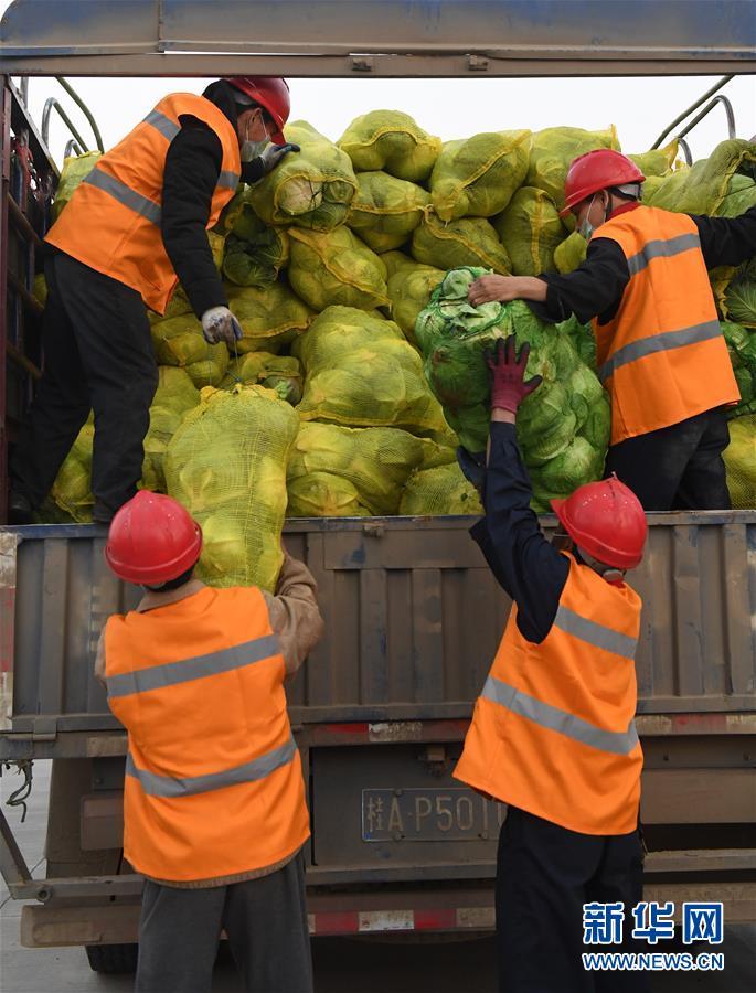 广西200多吨物资驰援湖北