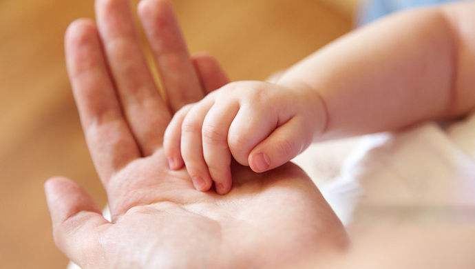 【文汇报】妈妈确诊感染新冠病毒，新生宝宝需要隔离吗？“防疫”关头，沪上产科专家打响母婴保卫战