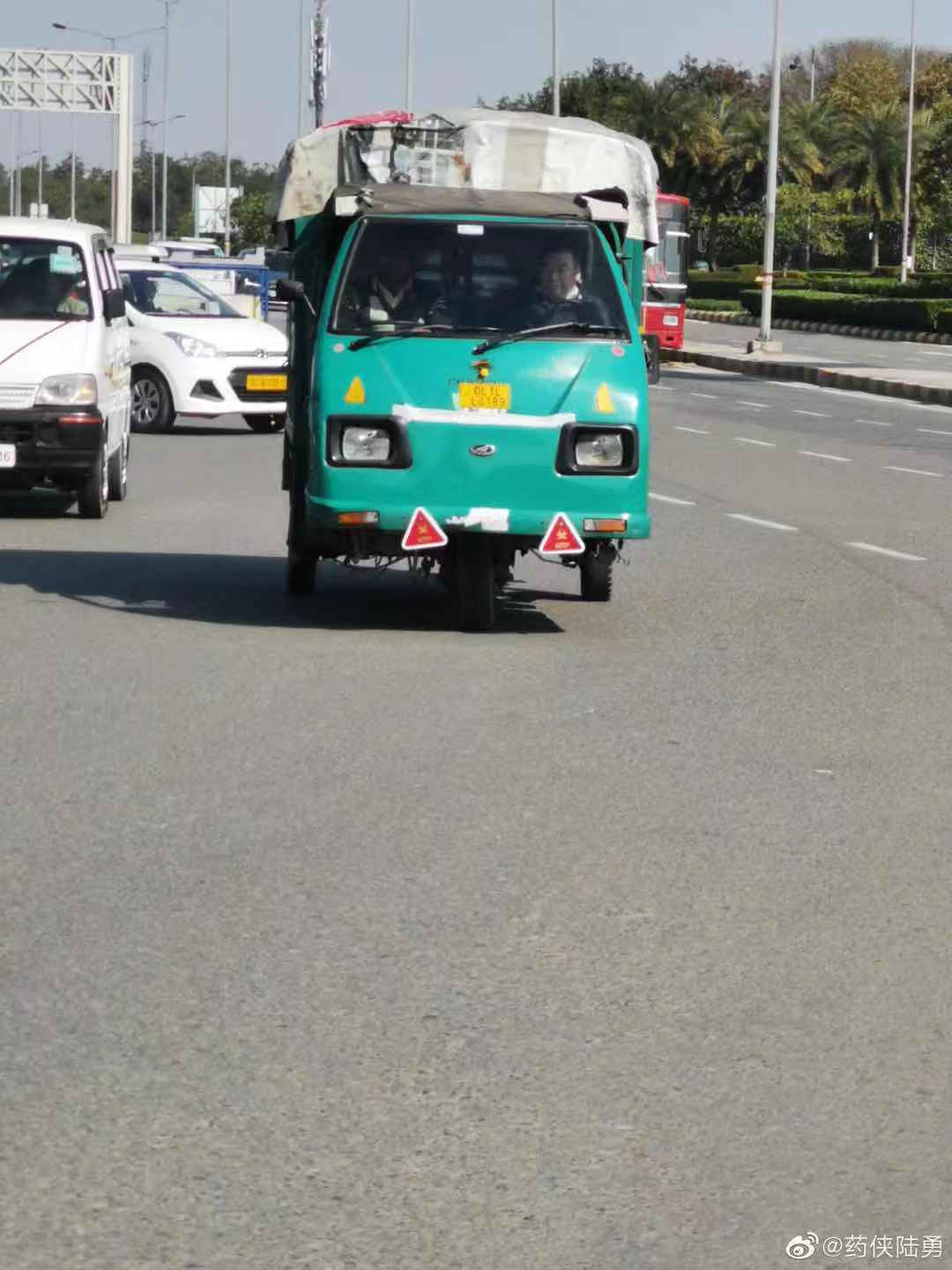 「文汇报」致敬！我不是药神原型支援抗疫，从印度发回3000个护目镜、3000个N95