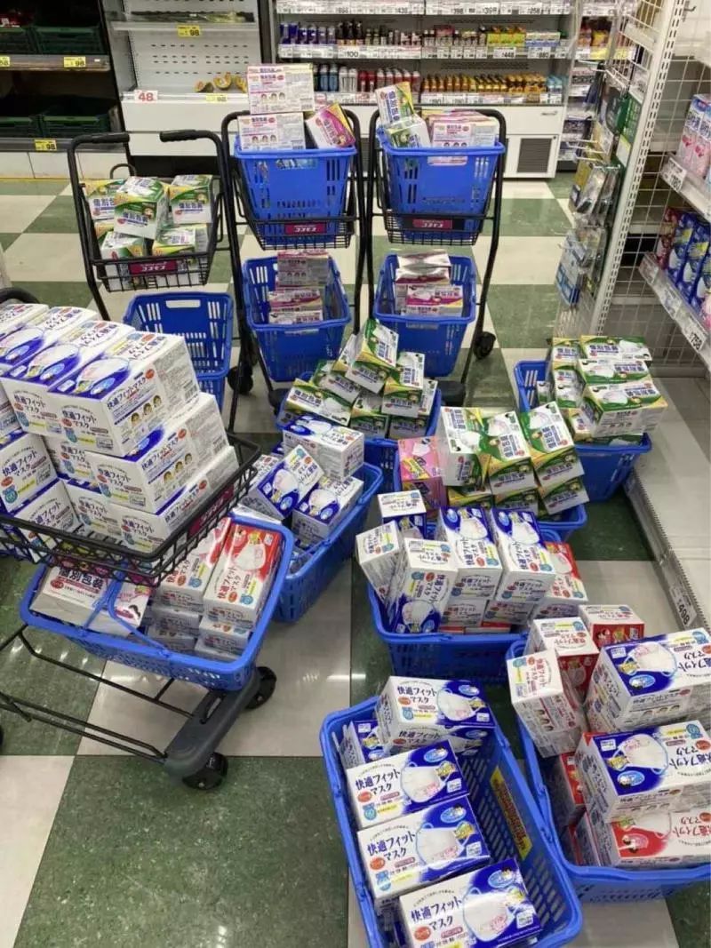 「上观新闻」42000多个口罩已抵上海！这位“80后”春节假期跑遍日本小城，买口罩运回中国