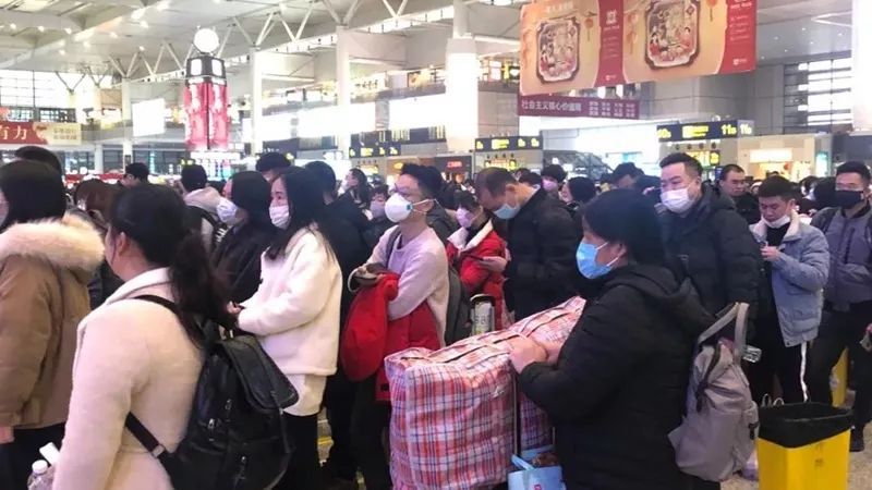 「第一财经」北京迎来春运返程客流，社区疫情防控承压