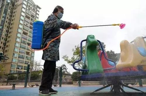 光明日报：春运返程，小区却不让进门了