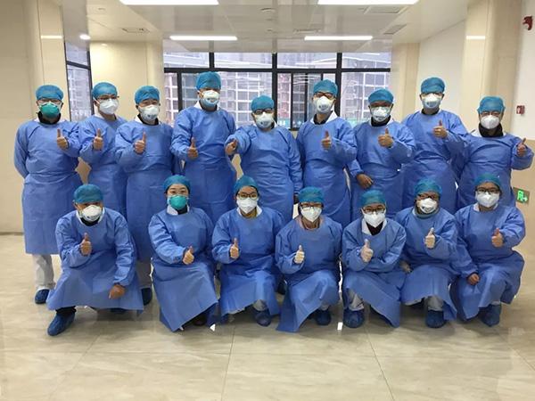 [澎湃新闻]战疫者｜医生恋人推迟婚期：没有疫情的婚礼更美好