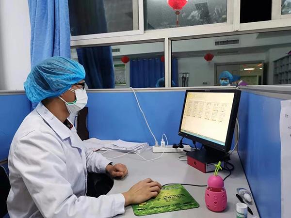 [澎湃新闻]战疫者｜医生恋人推迟婚期：没有疫情的婚礼更美好