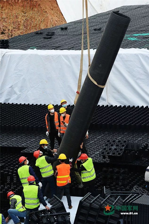 军报记者■现场直击丨走进武汉火神山医院建设现场