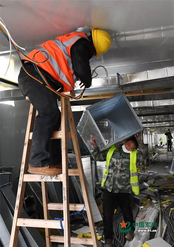 军报记者■现场直击丨走进武汉火神山医院建设现场