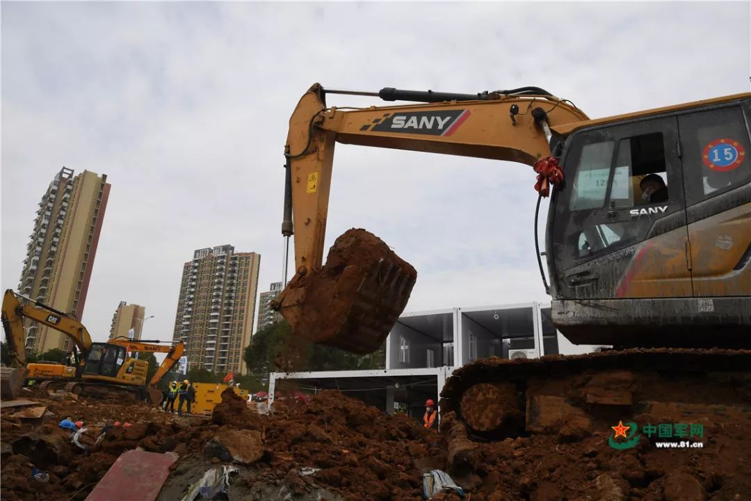军报记者■现场直击丨走进武汉火神山医院建设现场