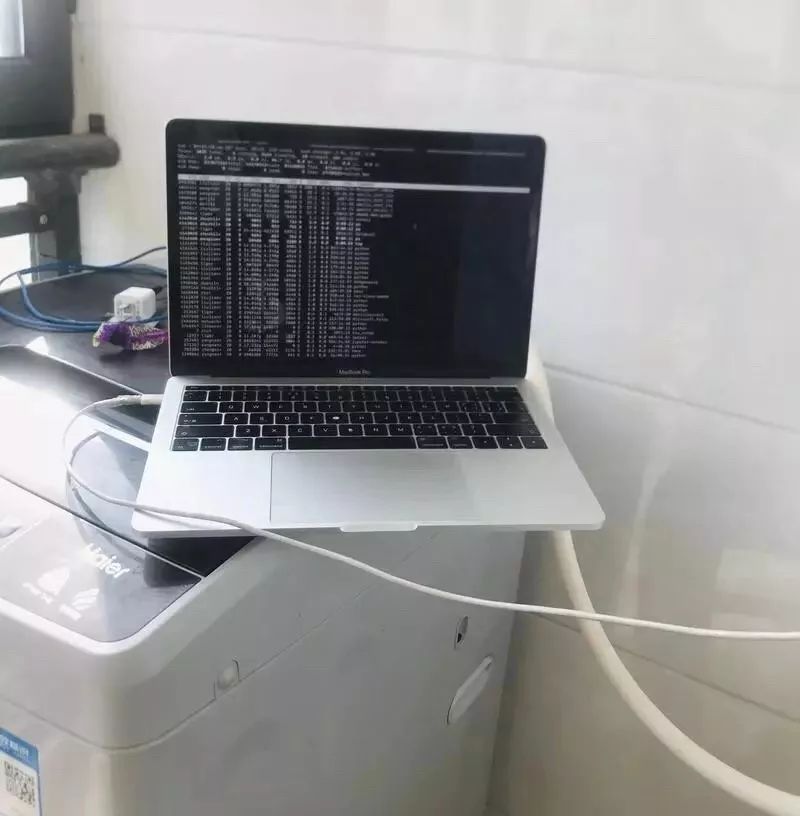 [法制日报]“在家办公”行为大赏，你属于哪一种？