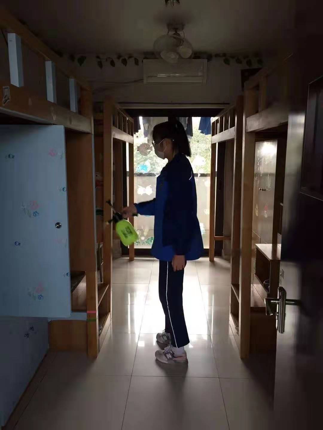 「文汇报」特殊的寒假，三百多名学生“宅”在了这所上海学校……