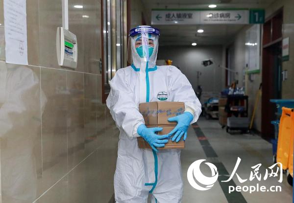 「文汇报」中南医院4名医护人员治愈后返岗