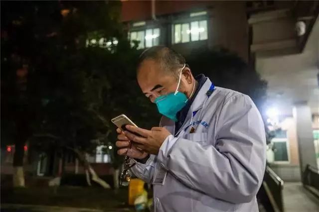 「法制日报」催泪！疫情面前哪有那么多感同身受，有的只是好好活着