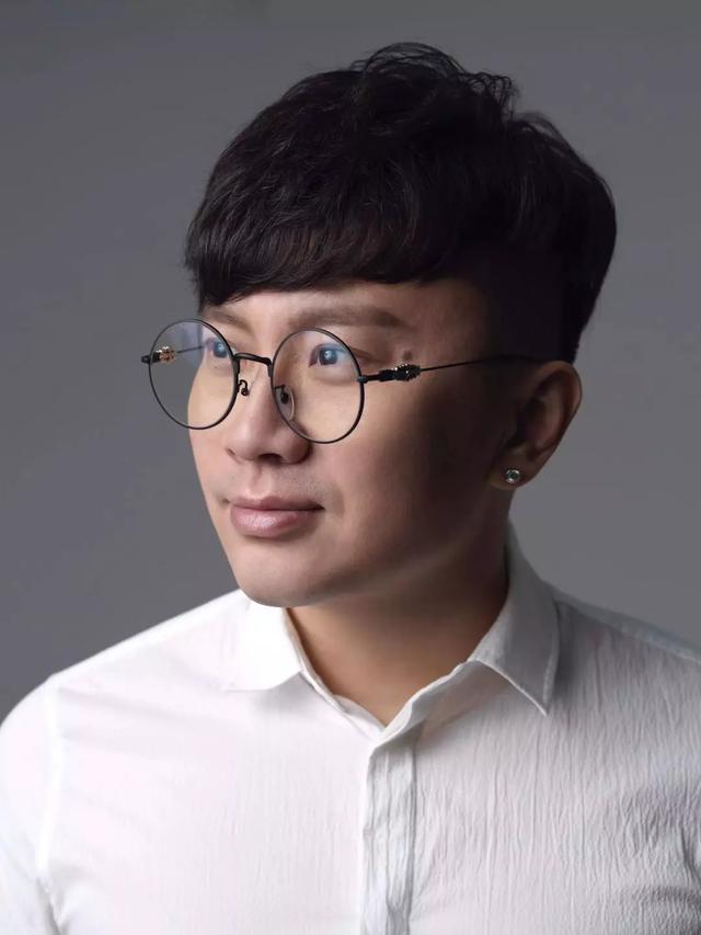 感谢集团董事长徐凯宏先生 总裁韦芳女士 对作品的生产支持 和特殊