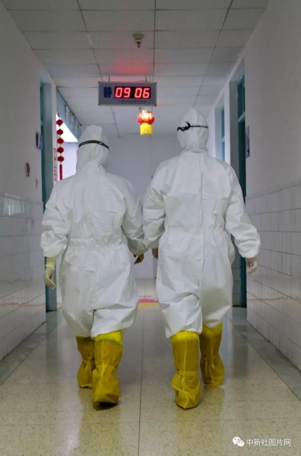 「新民网」今天，向所有医务人员致敬