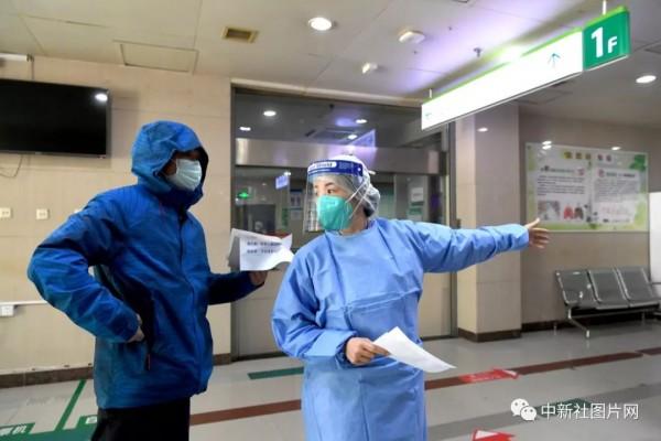 「新民网」今天，向所有医务人员致敬