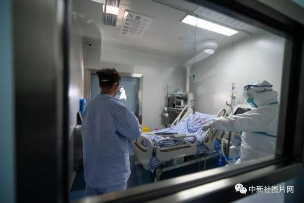 「新民网」今天，向所有医务人员致敬