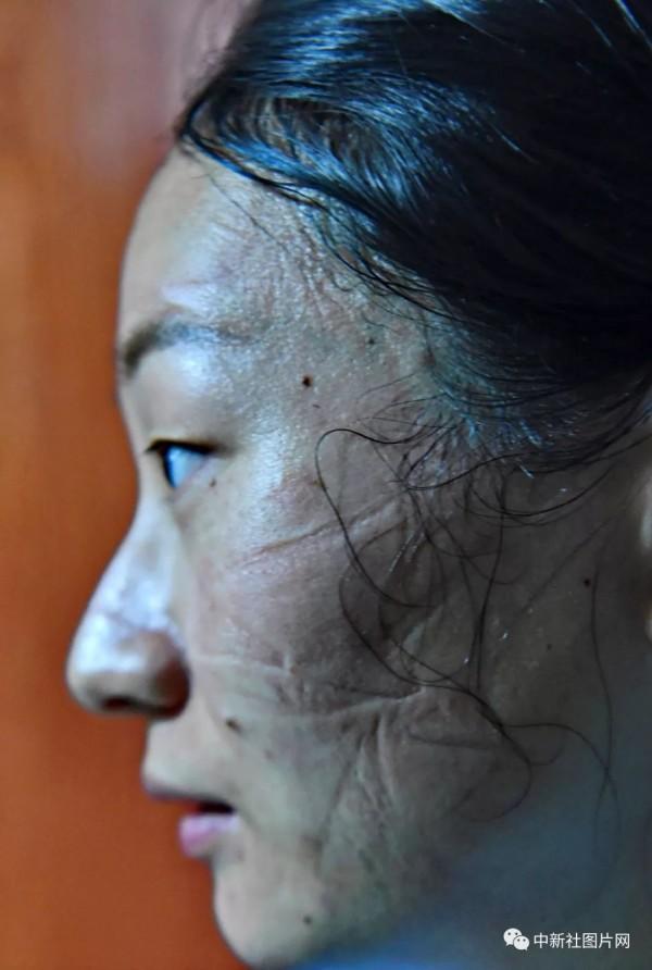 「新民网」今天，向所有医务人员致敬