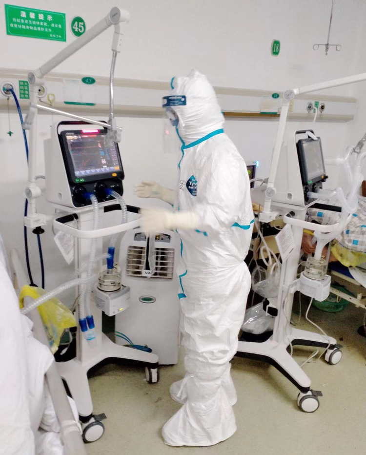 【文汇报】这个元宵节，他们在武汉战“疫”最前线：待春暖花开，武汉一定会特别美！