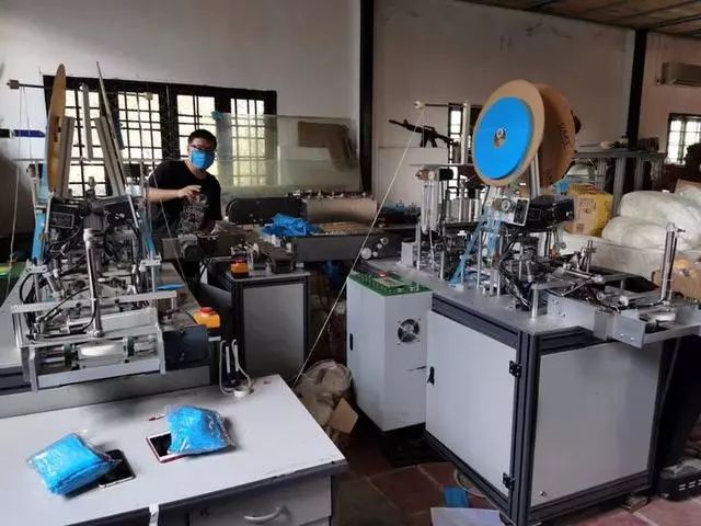 #侠客岛#前几天，中国领事馆前出现了3个神秘包裹......