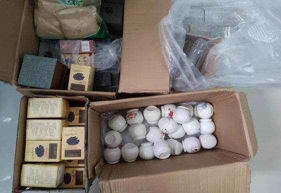 法制日报：气愤+2！电梯内故意乱抹口水，身为医生却隐瞒病情致多人隔离，卖假口罩发国难财……