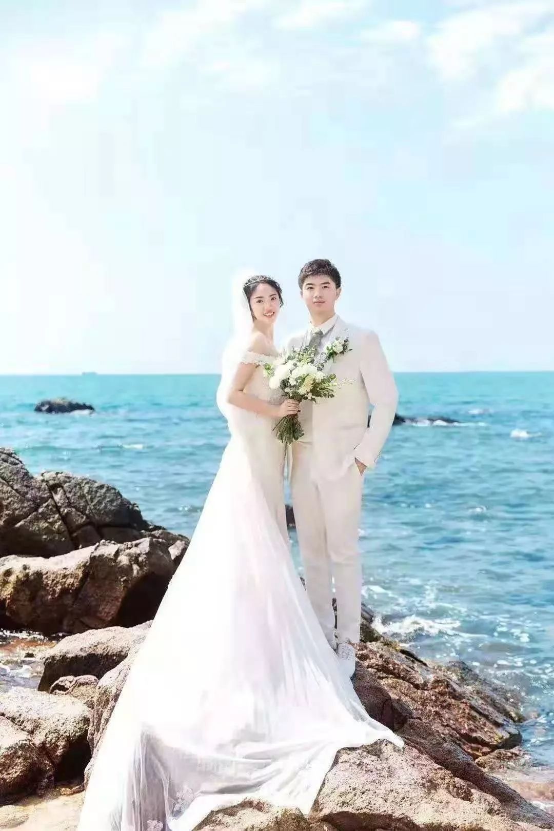 [共青团中央]热血生力军，情洒战疫第一线