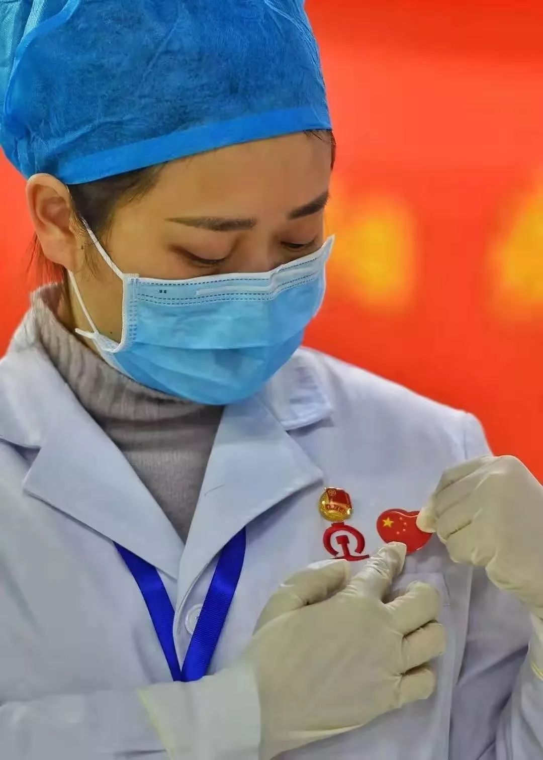 [共青团中央]热血生力军，情洒战疫第一线