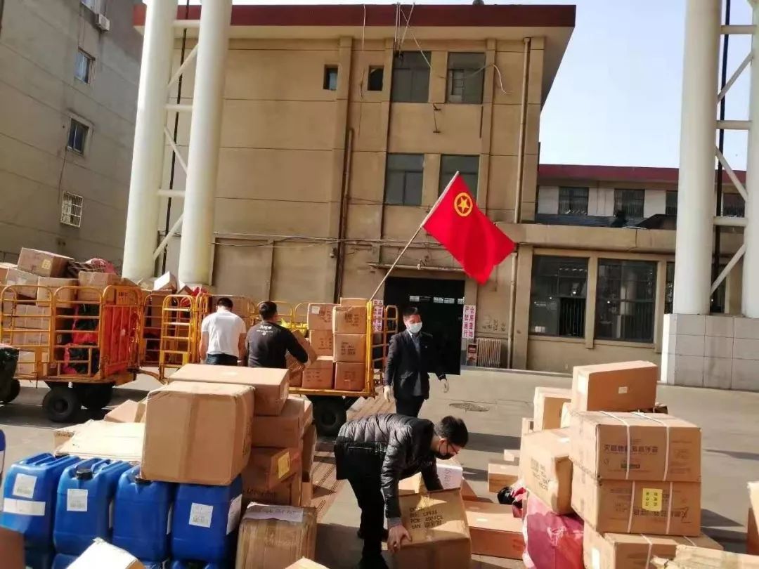 [共青团中央]热血生力军，情洒战疫第一线